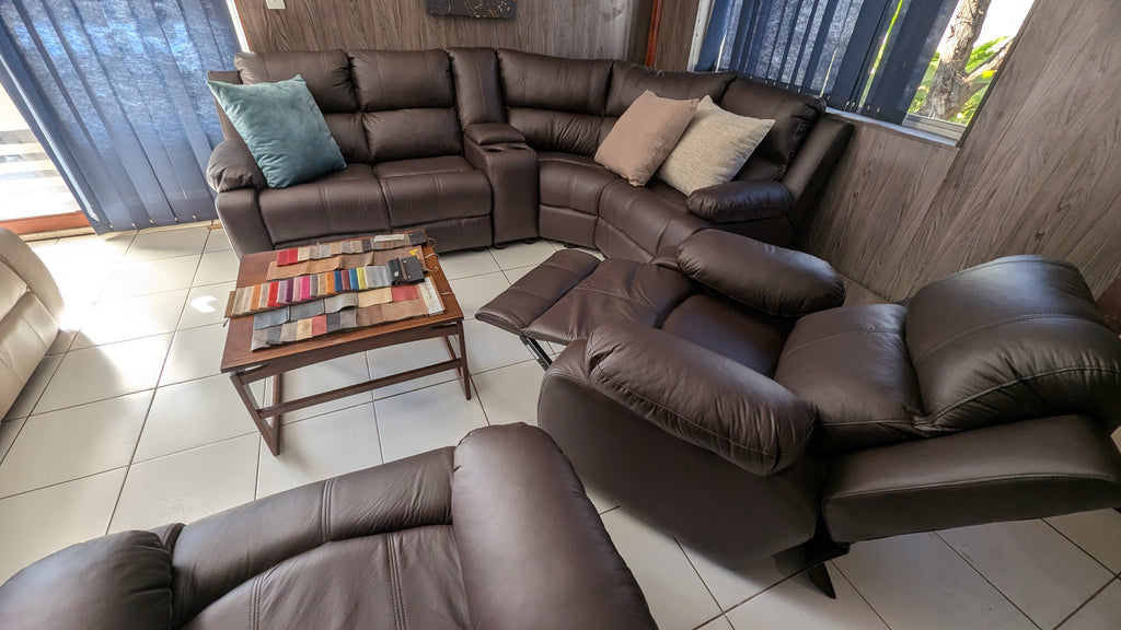 Modular 4-Seater Corner Lounge Suite with Movable Console & Optional Recliners