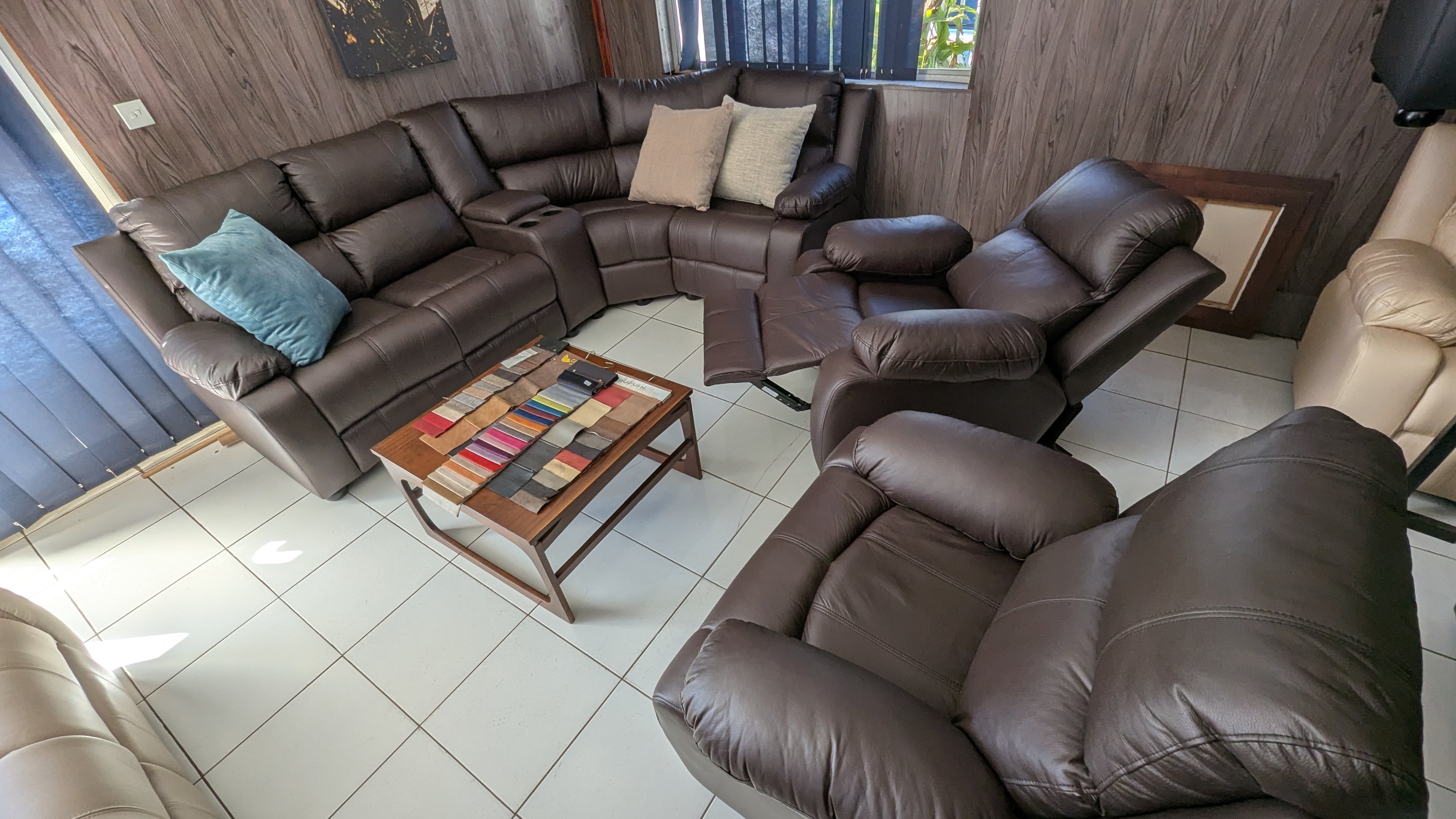 Modular 4-Seater Corner Lounge Suite with Movable Console & Optional Recliners