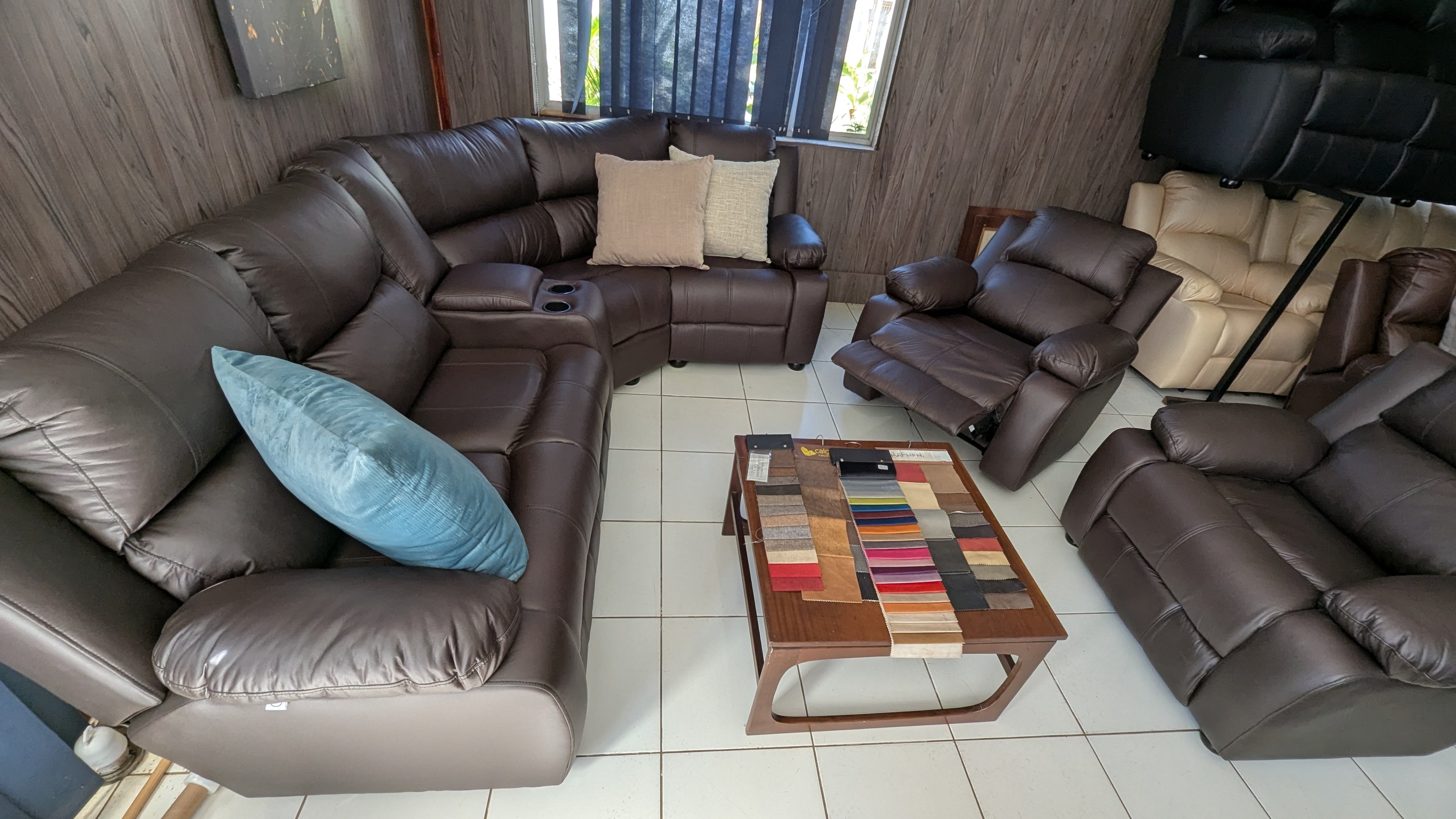 Modular 4-Seater Corner Lounge Suite with Movable Console & Optional Recliners
