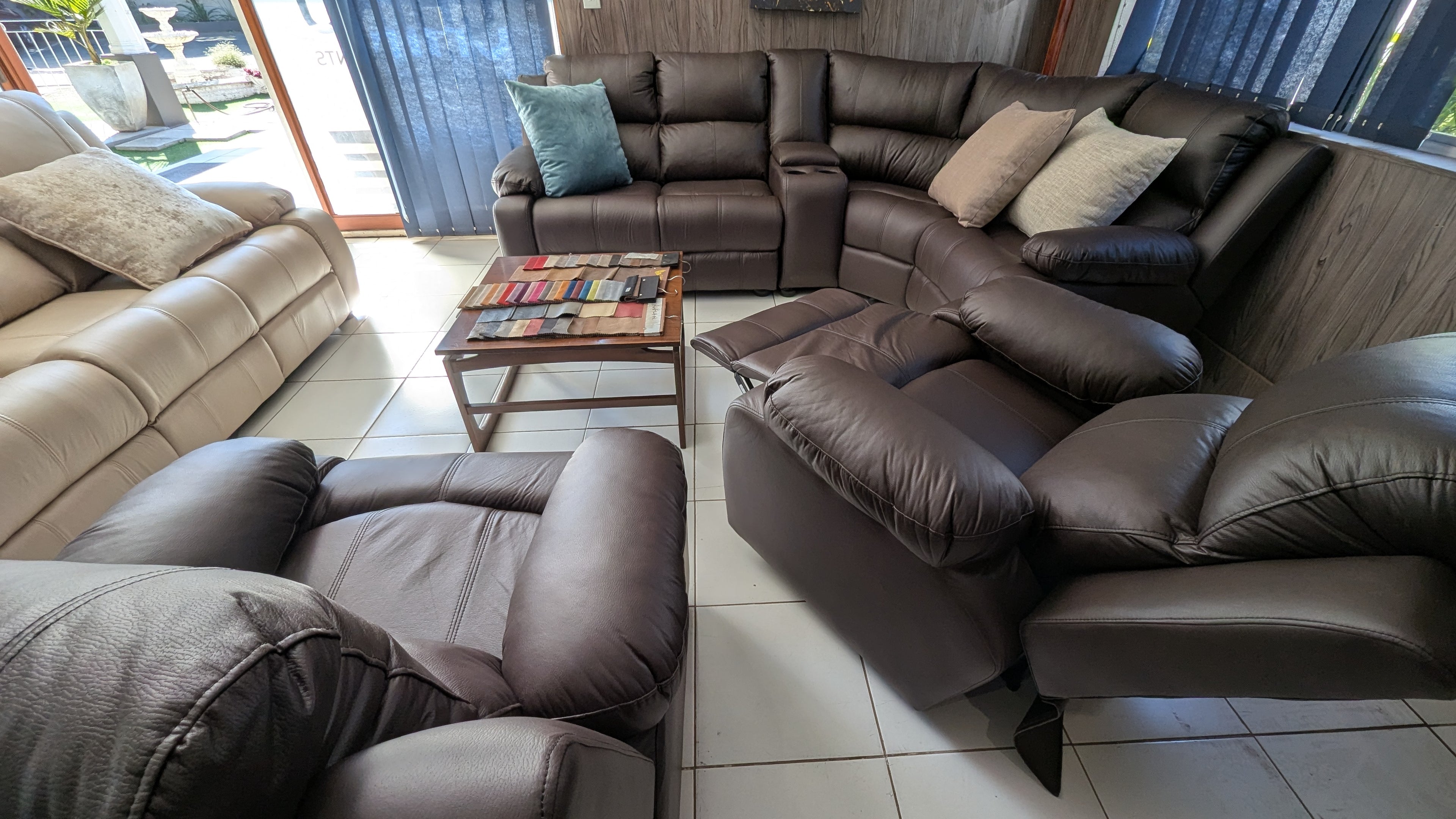 Modular 4-Seater Corner Lounge Suite with Movable Console & Optional Recliners